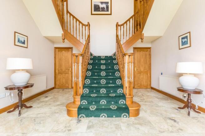 6 bed Detached for sale Image 7