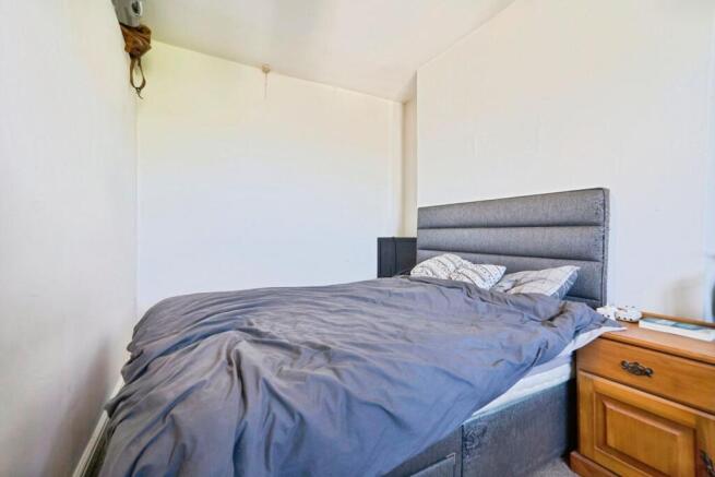 3 bed Terraced for sale Image 9