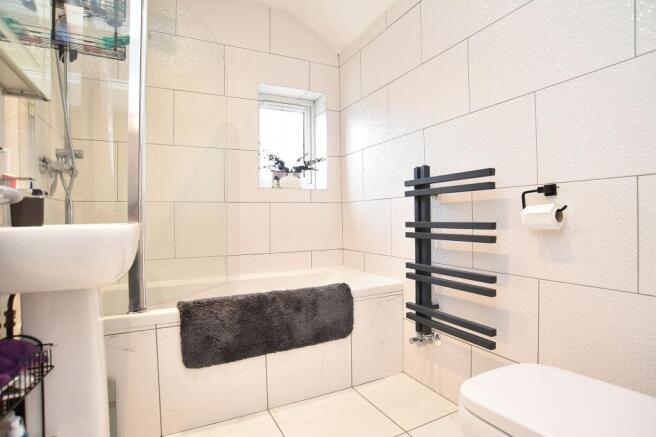 1 bed Flat for sale Image 4