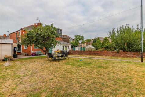 Avondale Crescent, Grangetown, Cardiff