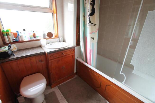 Bathroom.JPG