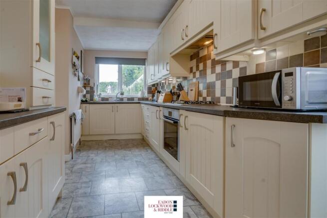 Kitchen 1.jpg