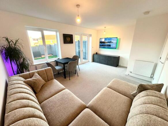 Lounge/Dining Room