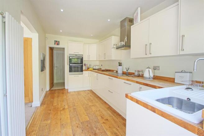 kitchen3.jpg