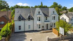 Flat 7, Parklands House, Hurst Road, Horsham RH12 2DS