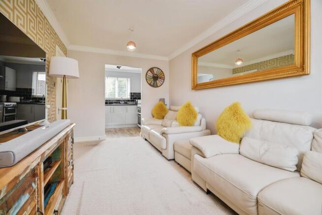 2 bed Apartment for sale Image 5