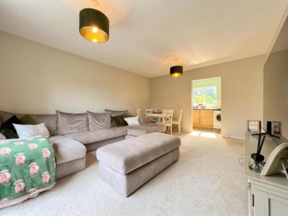2 bed Apartment for sale Image 4