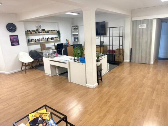 6f6a639f-5b41-4fa...