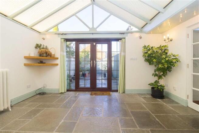 GARDEN ROOM