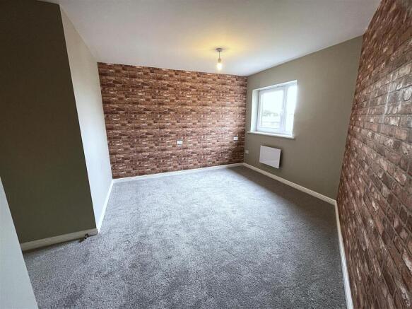 2 bed Apartment for sale Image 11