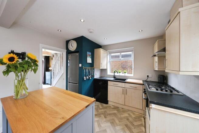 3 bed Semi-Detached for sale Image 8