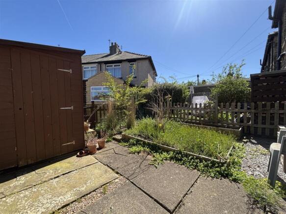 3 bed Terraced for sale Image 10
