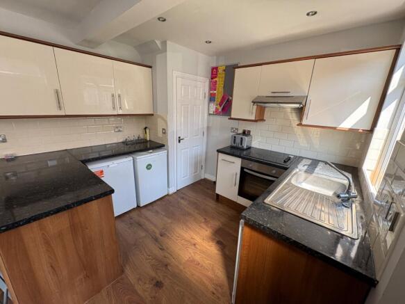 3 bed Terraced to rent Image 3