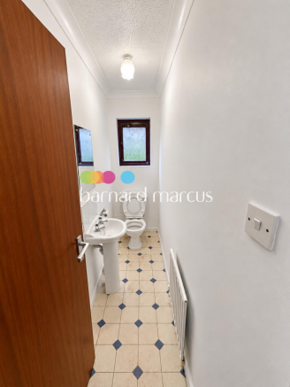 Cloakroom/wc