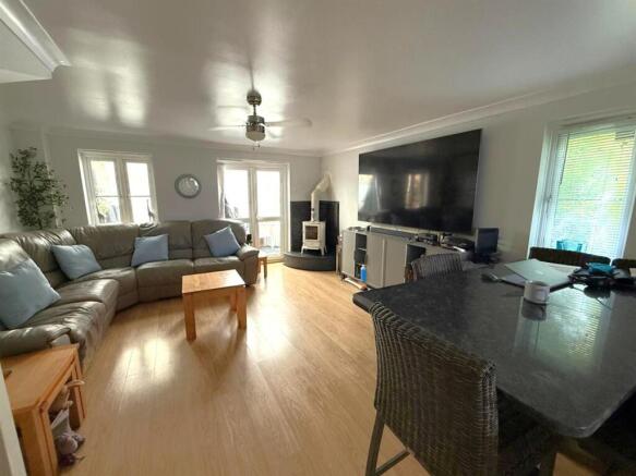 Ferndown Close