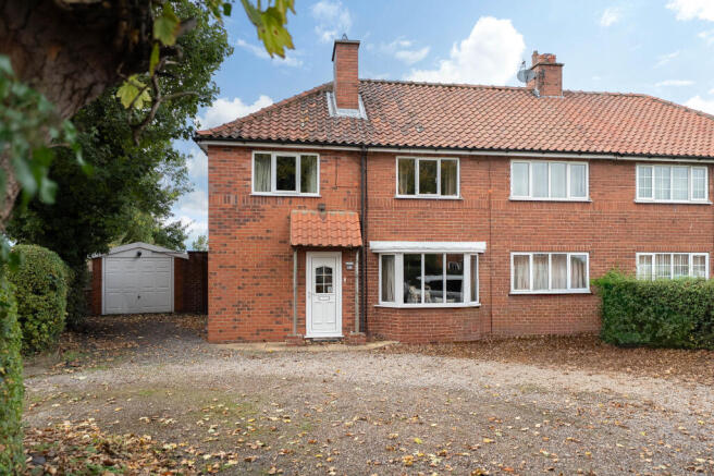 4-bed semi-detached on Eastfield, Amotherby, Malton, North Yorkshire, £280,000