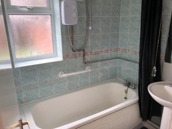 2 bed Terraced to rent Image 7