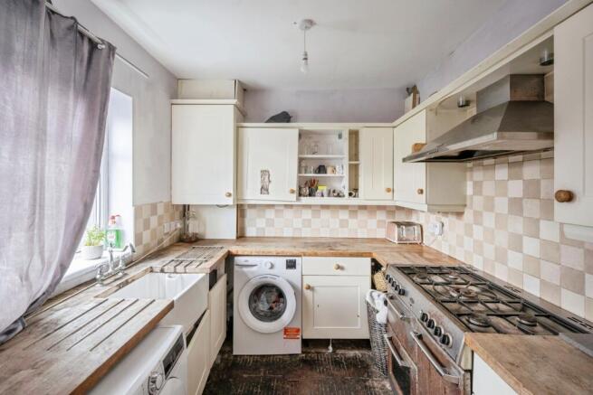 3 bed Semi-Detached for sale Image 7