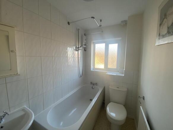 2 bed Semi-Detached to rent Image 9