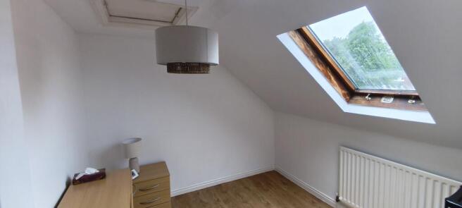 2 bed Terraced to rent Image 4