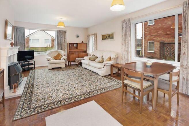 lounge/dining ...
