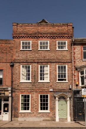 4 bed Terraced for sale Image 5