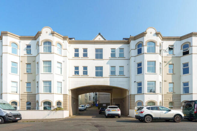 Apartment 5, Queens Pier Apartments, Ramsey photo 2