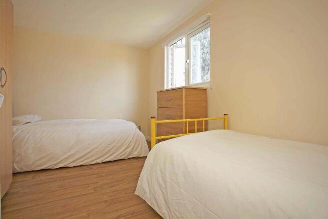 66HuxleyRd_Room10_05.jpg