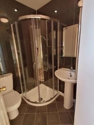 Bedroom 1 En-suite