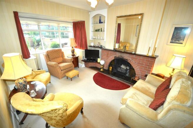Lounge/Dining Room