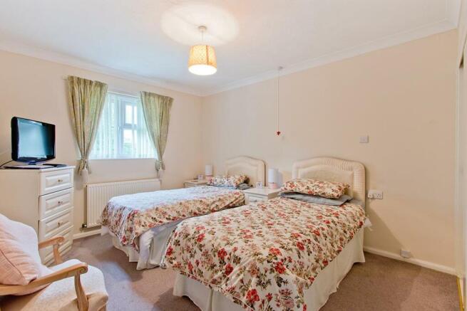 bed1.jpg