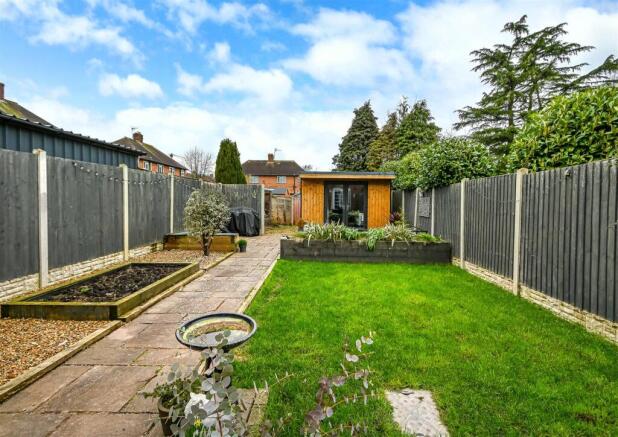 7 Woodberry Close-19.jpg