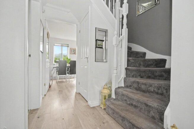 4 bed Detached for sale Image 10