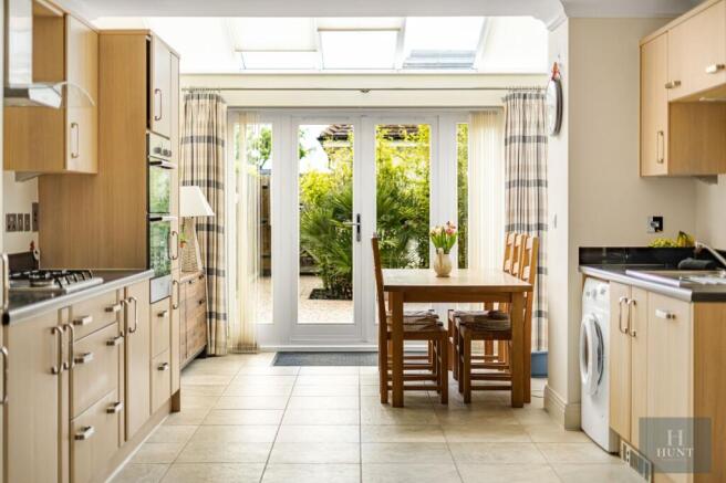 Kitchen/Dining Area
