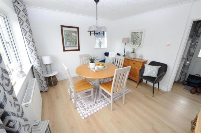 2 bed Detached Bungalow for sale Image 9