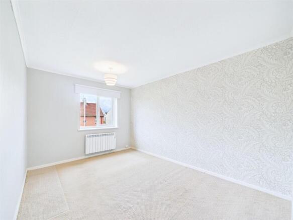 3 bed Semi-Detached for sale Image 6