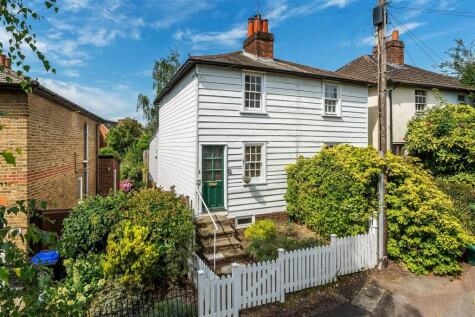 Middle Road, Leatherhead, KT22