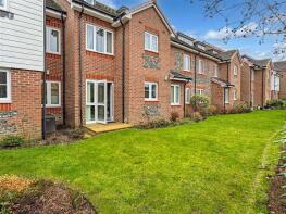 Flat 8, 47 Francis Court, Church Street, Littlehampton BN17 5PY
