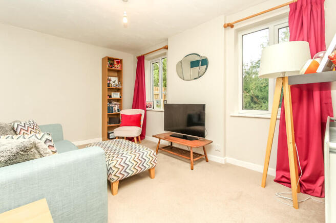Elizabeth Close, Wellingborough photo 4