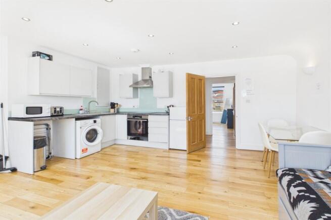 Living Room / Kitche