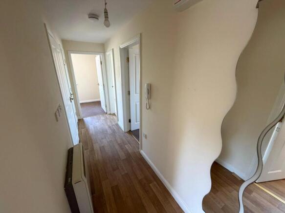 2 bed Flat for sale Image 9