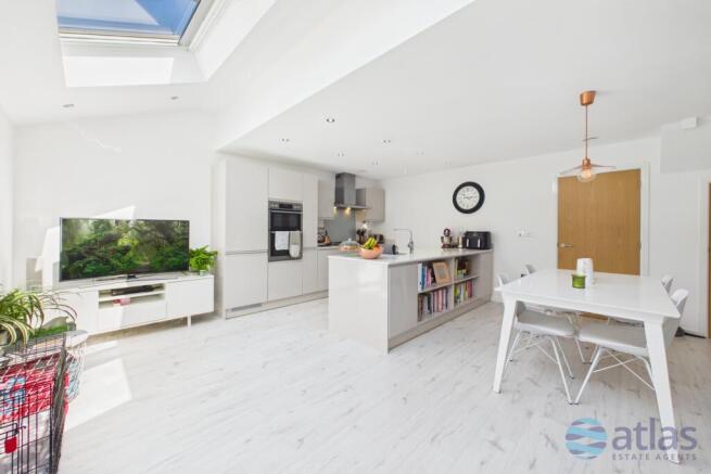Kitchen/Dining Area