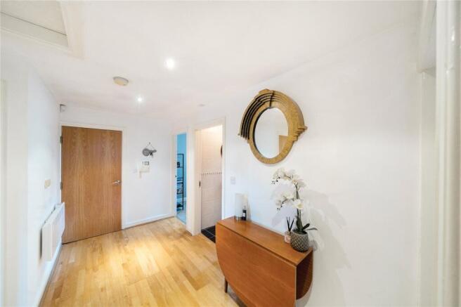 3 bed Apartment for sale Image 5