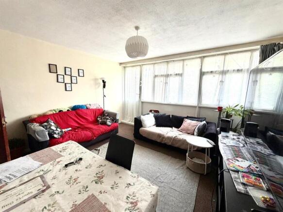 lounge..jpg