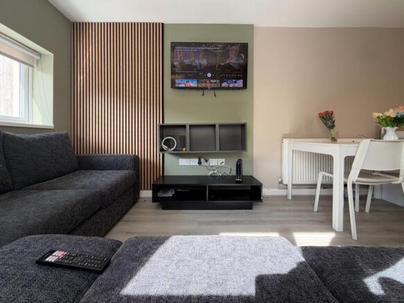 Call 02920 668585 to secure your viewing _4