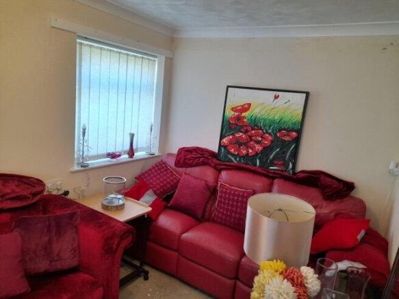 3 bed House Share to rent Image 10