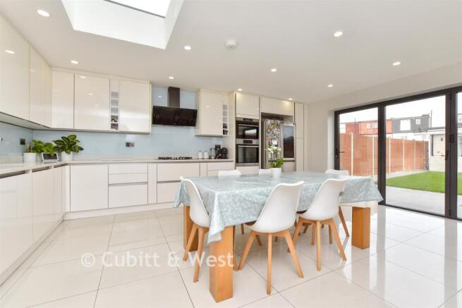 Kitchen/Breakfast Room