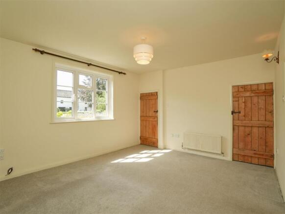 2 bed Terraced to rent Image 11