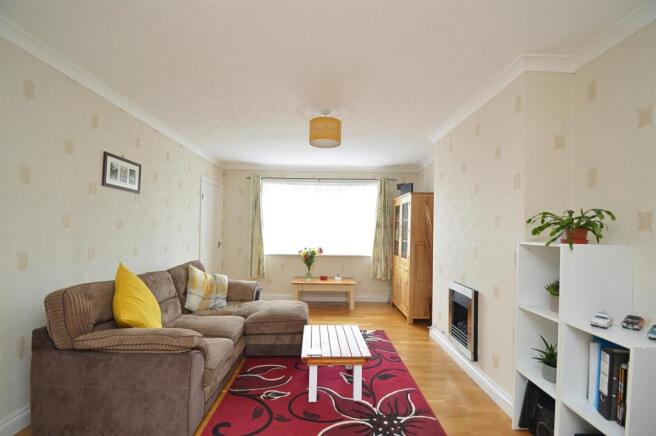 Lounge1.jpg
