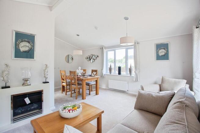 2 bed Park Home for sale Image 10